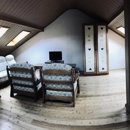 Pod Czantoria بيت للعطل *